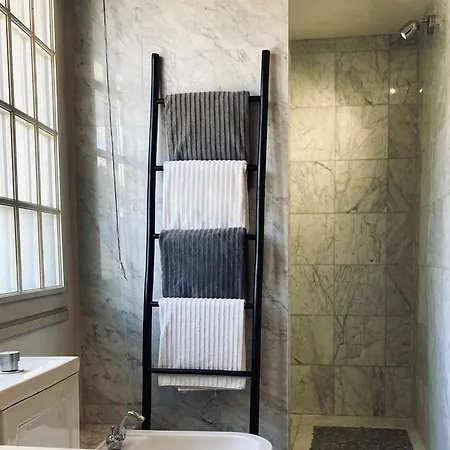 בית אירוח Chateau *