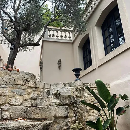 בית אירוח Chateau *